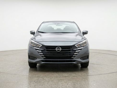 Used 2025 Nissan Versa SV image 2