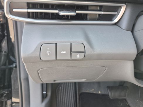 Certified 2023 Hyundai Elantra SEL FWD image 25