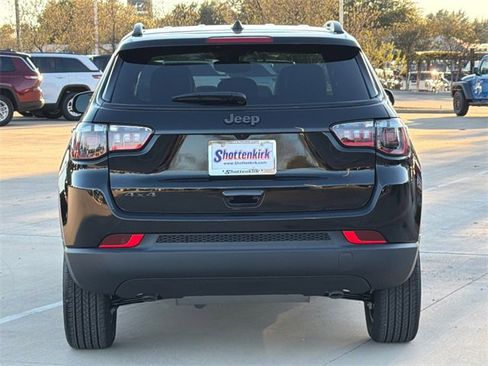 New 2026 Jeep Compass Latitude image 5