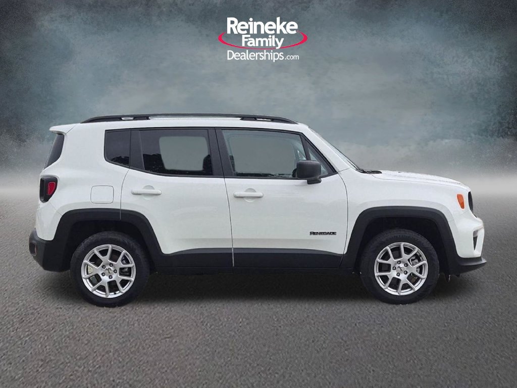 Used 2023 Jeep Renegade Latitude w/ Premium Group AWD/4WD image 4