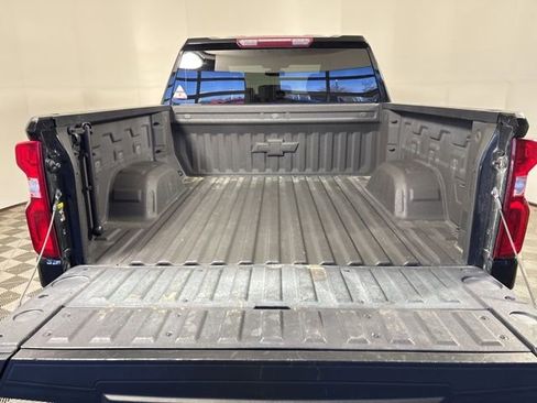 Used 2021 Chevrolet Silverado 1500 Custom Trail Boss w/ Midnight Edition AWD/4WD image 9