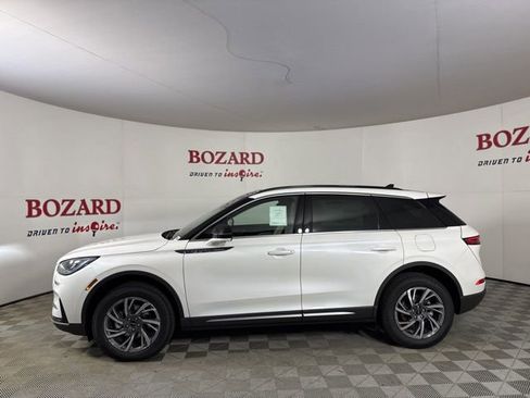 New 2026 Lincoln Corsair Premiere image 4