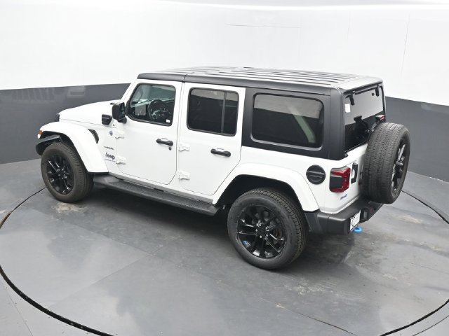 Used 2023 Jeep Wrangler Unlimited Sahara w/ Cold Weather Group AWD/4WD image 46