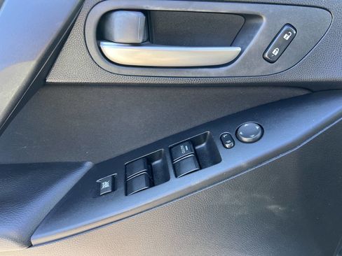 Used 2010 MAZDA MAZDA3 i Touring image 10