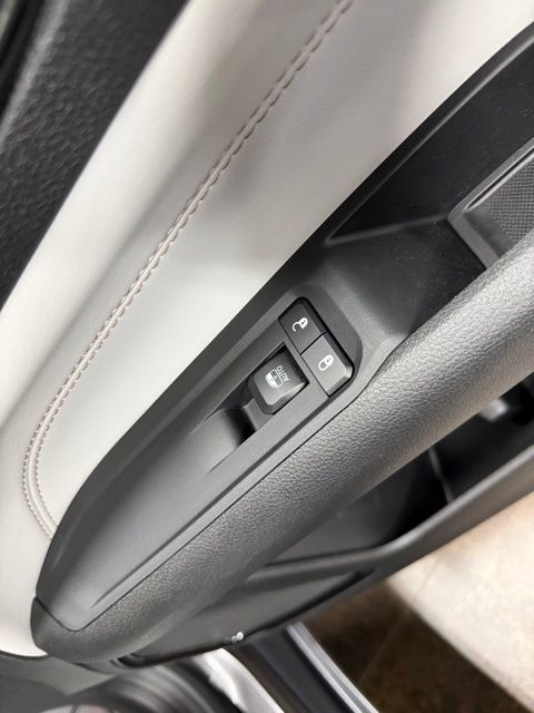 Used 2023 Jeep Compass Limited w/ Elite Group AWD/4WD image 24