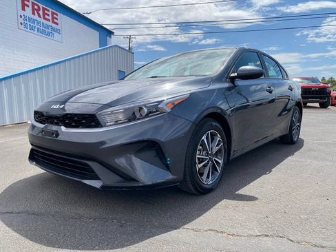 Used 2024 Kia Forte LXS FWD image 2