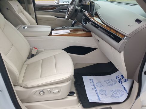 Certified 2024 Cadillac Escalade Premium Luxury Platinum AWD/4WD image 27