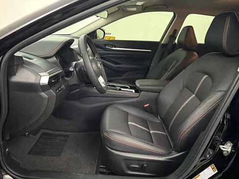 Certified 2025 Nissan Altima 2.5 SR FWD image 14