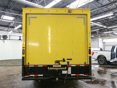 Used 2023 Ford E-350 and Econoline 350 Super Duty w/ Driver's Safety Package RWD image 8
