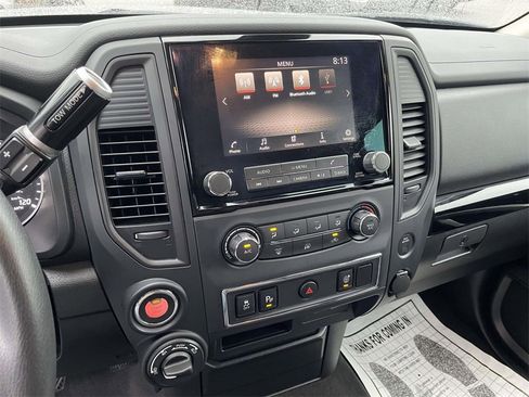 Used 2024 Nissan Titan SV image 23