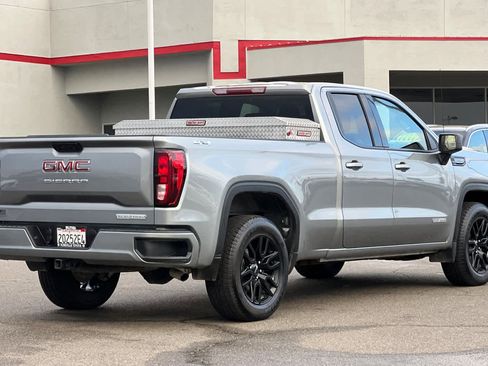 Used 2025 GMC Sierra 1500 Elevation image 2