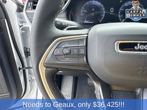 Used 2025 Jeep Grand Cherokee Altitude AWD/4WD image 44