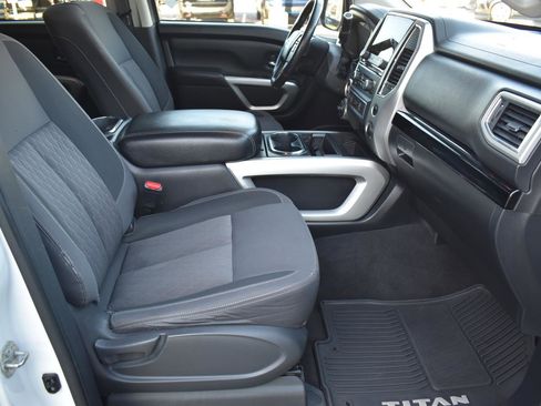 Used 2021 Nissan Titan SV w/ SV Convenience Package image 63