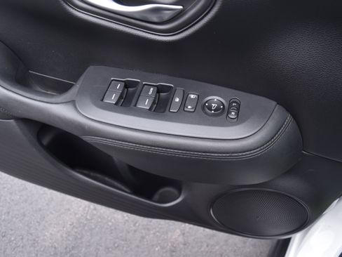 Certified 2024 Honda HR-V LX image 13