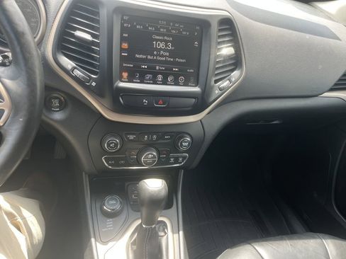 Used 2016 Jeep Cherokee Limited w/ Trailer Tow Group AWD/4WD image 25