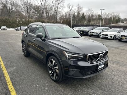 Certified 2025 Volvo XC40 B5 Ultra w/ Protection Package Premier