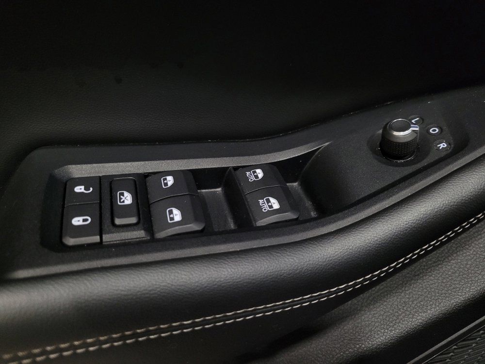 Used 2023 Jeep Grand Cherokee Limited AWD/4WD image 27