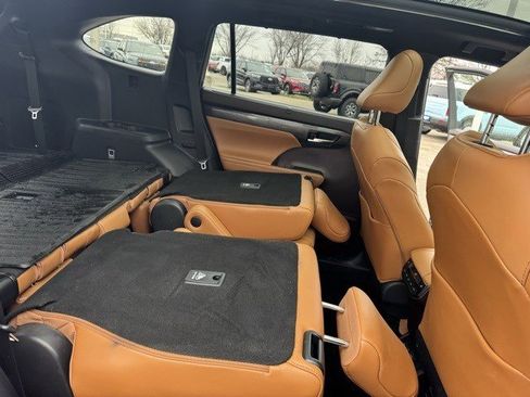 Used 2022 Toyota Highlander Platinum image 36