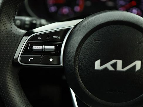 Used 2024 Kia Forte GT-Line w/ GT-Line Premium Package image 18