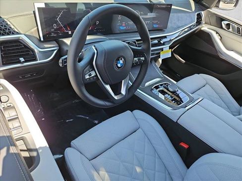 New 2026 BMW X5 xDrive40i w/ Climate Comfort Package AWD/4WD image 3