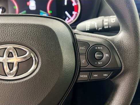 Used 2025 Toyota RAV4 XLE FWD image 19