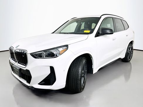 Used 2025 BMW X1 M35i w/ Premium Package image 3