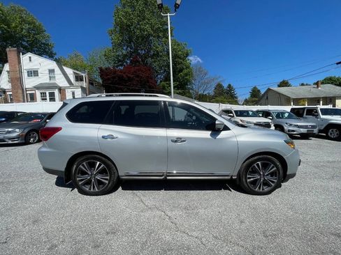 Used 2017 Nissan Pathfinder Platinum FWD image 5
