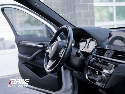 Used 2020 BMW X1 xDrive28i image 18