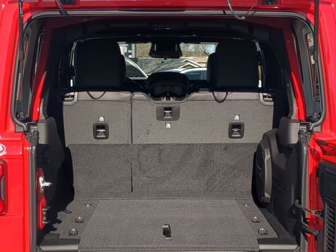 New 2026 Jeep Wrangler Unlimited Rubicon w/ Safety Group image 11