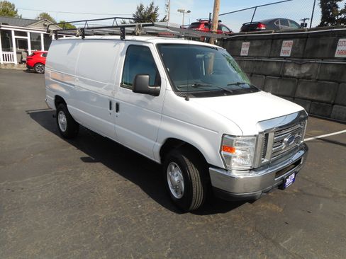 Used 2012 Ford E-350 and Econoline 350 Super Duty w/ Premium Van Group image 5