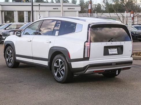 New 2026 Hyundai Ioniq 9 SE w/ Tow & Go Package image 2