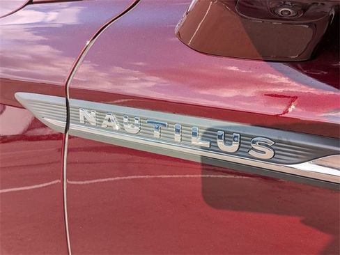 Certified 2022 Lincoln Nautilus Reserve w/ Equipment Group 201A image 10