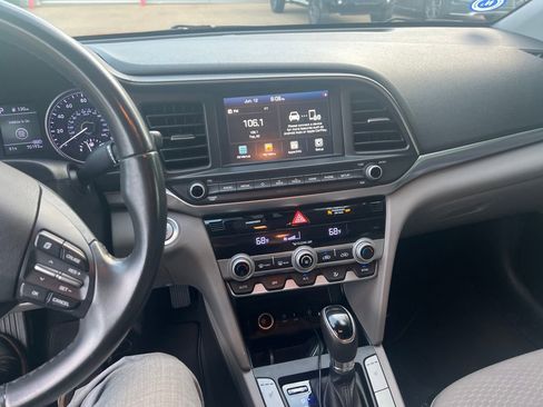Used 2020 Hyundai Elantra Value Edition FWD image 11