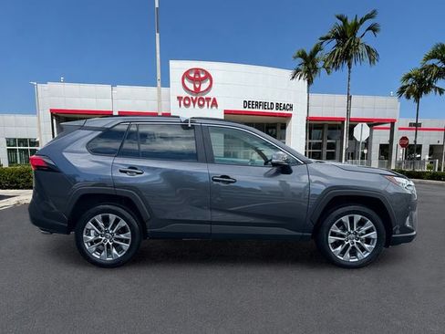 Used 2023 Toyota RAV4 XLE Premium FWD image 8