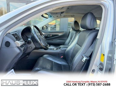 Used 2013 Lexus LS 460 AWD image 17
