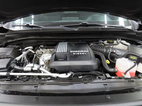 Used 2024 Chevrolet Tahoe LT image 30