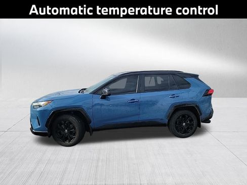 Used 2022 Toyota RAV4 SE image 7