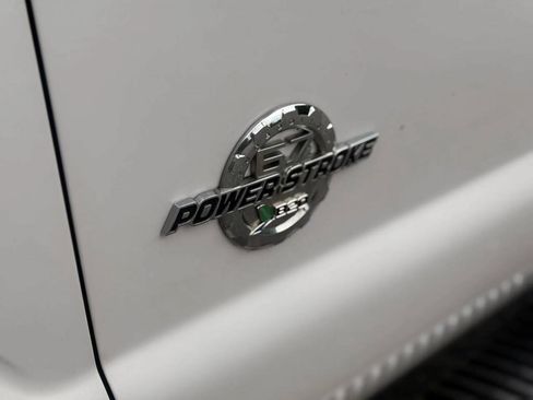 Used 2016 Ford F250 Platinum w/ FX4 Off-Road Package AWD/4WD image 24