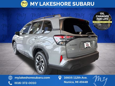 Certified 2025 Subaru Forester Premium AWD/4WD image 8