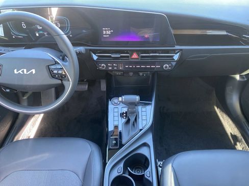New 2025 Kia Niro EX image 11