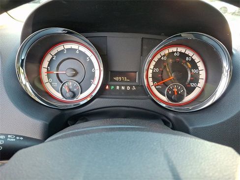 Used 2016 Dodge Grand Caravan SXT image 20