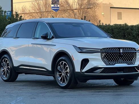 New 2026 Lincoln Nautilus Premier image 10