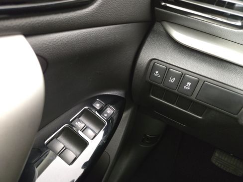 Used 2025 Mitsubishi Eclipse Cross AWD image 27