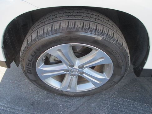 Used 2013 Toyota Highlander Limited image 12