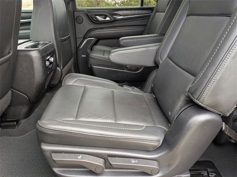 Used 2022 GMC Yukon XL Denali image 25
