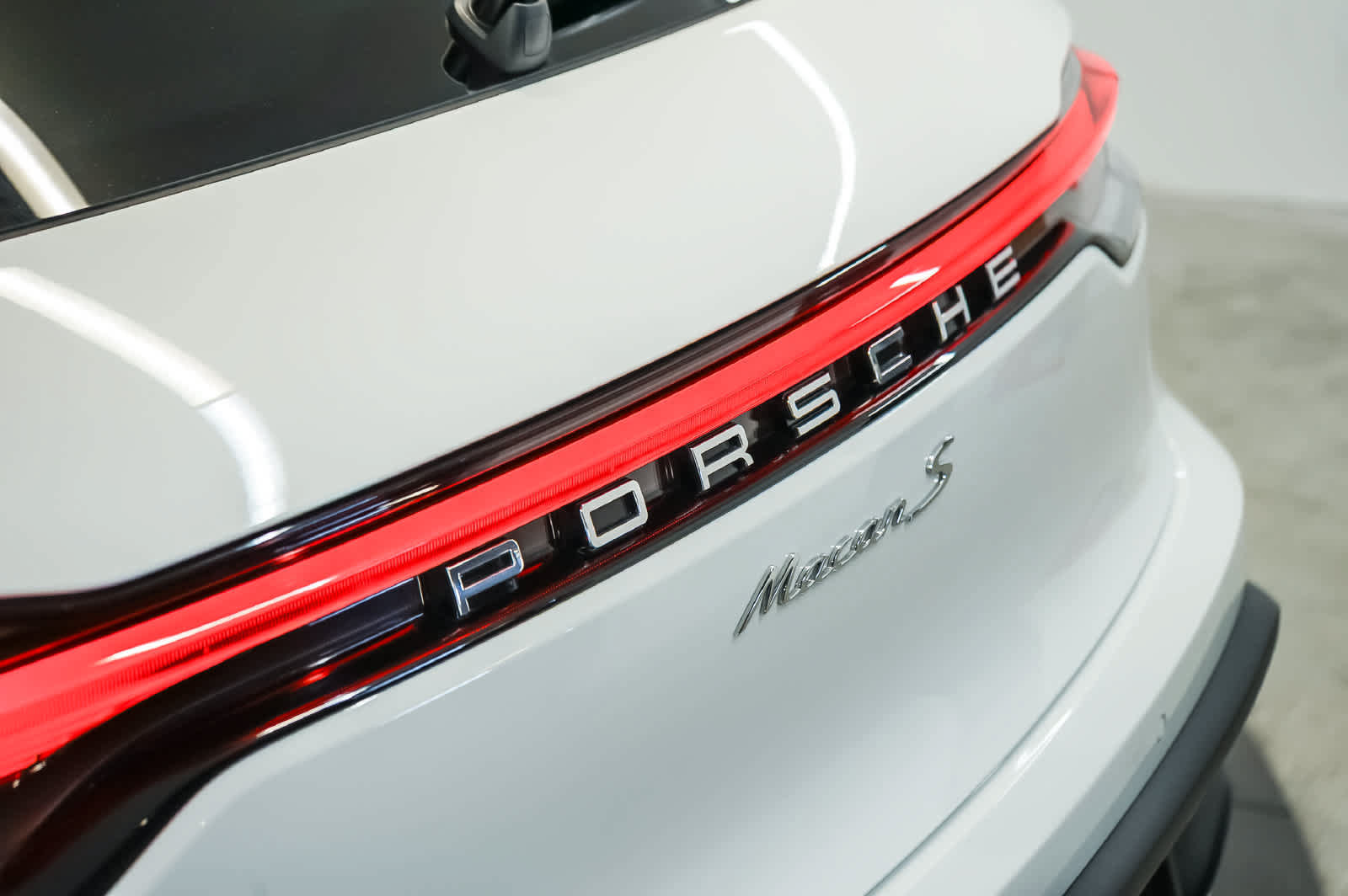 Certified 2026 Porsche Macan S AWD/4WD image 12