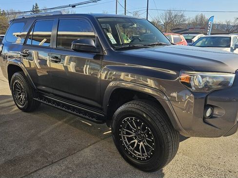 Used 2018 Toyota 4Runner SR5 image 2