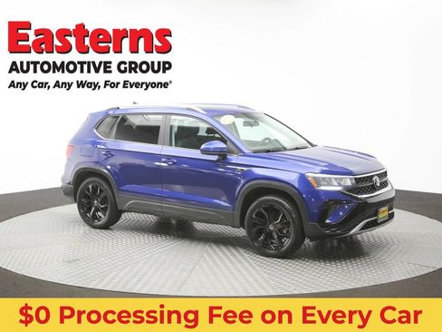 Used 2022 Volkswagen Taos SE w/ Panoramic Sunroof Package AWD/4WD image 48