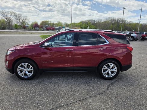 Used 2018 Chevrolet Equinox Premier AWD/4WD image 2
