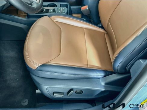 Used 2022 Ford Maverick Lariat FWD image 18